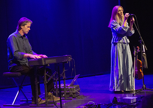 Sam Lakeman and Cara Dillon