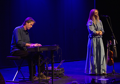 Sam Lakeman and Cara Dillon