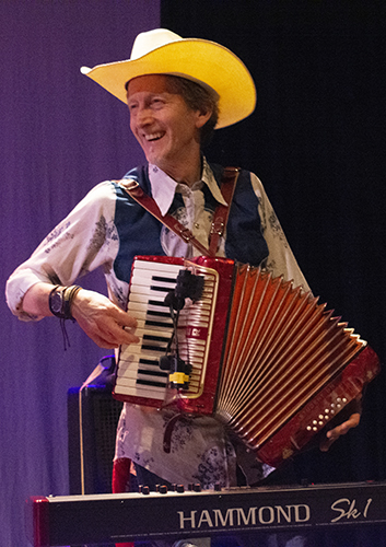 Steve "Woody" Oakman