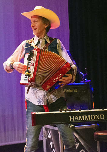 Steve "Woody" Oakman