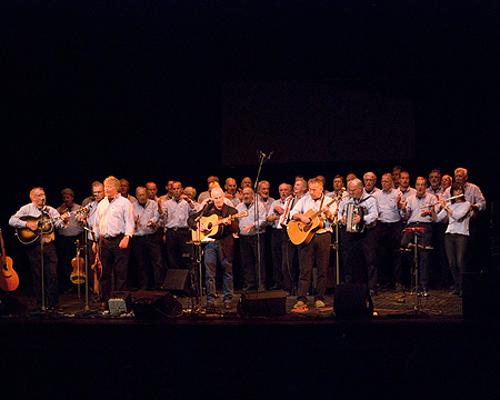 Rolling Home Shanty Choir and Allan Taylor